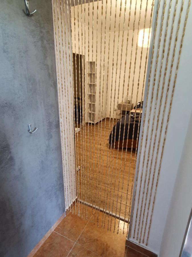 Apartment Zita - Heart Of Rovinj, For 2, Free Parking, 2min Center, 5min Walk *