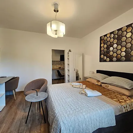 Zita - Heart Of Rovinj, Apartment For 2, Free Parking, 2Min Center, 5Min Beach Walk Exterior photo