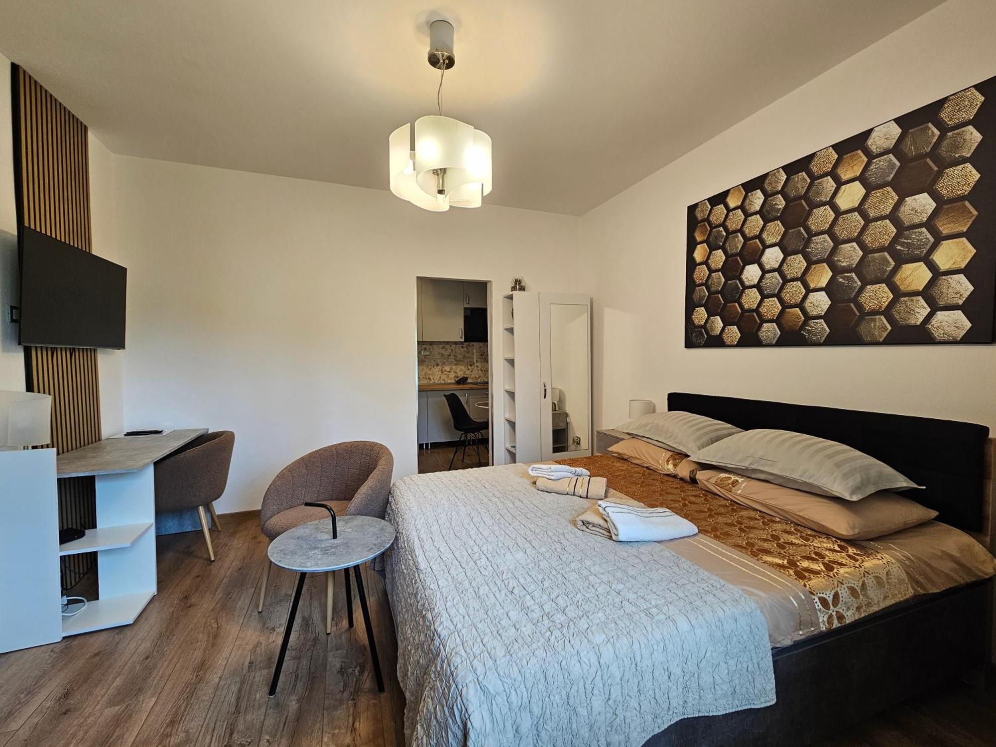 Apartment Zita - Heart Of Rovinj, For 2, Free Parking, 2min Center, 5min Walk *